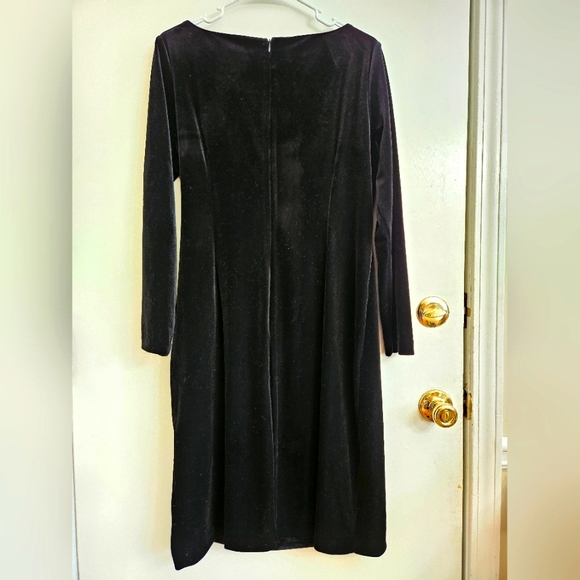 DKNY Women's Velvet Wrap Black Long Sleeved Dress Gathered Embellished Size 14 - Picture 3 of 9